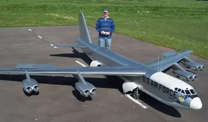 B_52_RC_Model_Airplane__1_.webp
