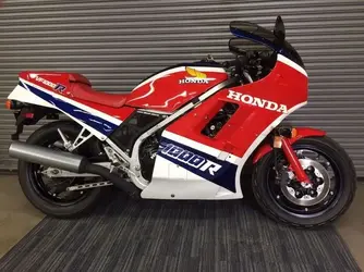 1985-Honda-VF1000R-R-Side-730x548.webp