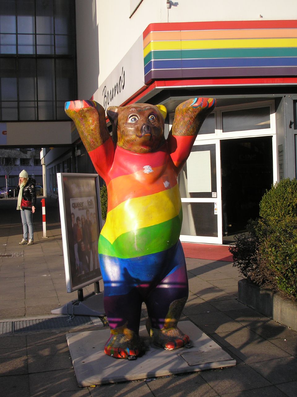 Gay_Bear_Berlin_Nollendorfplatz.jpg