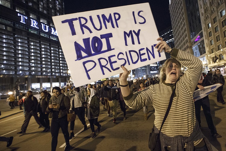 161111-chicago-trump-protests-feature.jpg