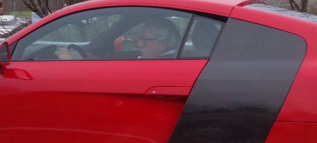 bernie-sanders-car-1024x464.png