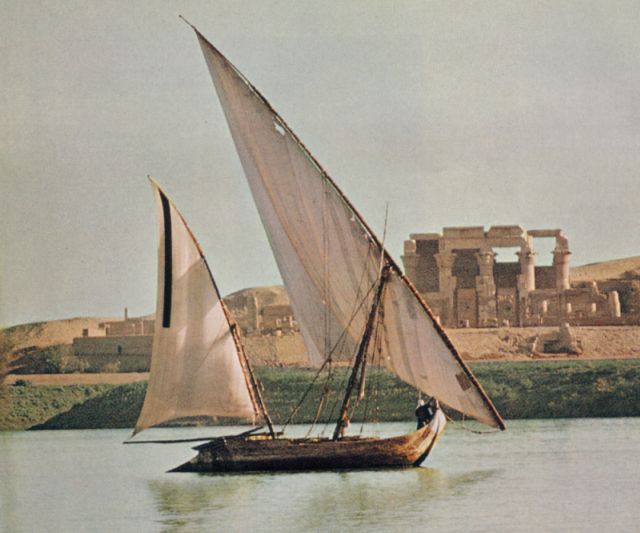 nile%20boat,%20from%20an%20old%20national%20geographic.jpg
